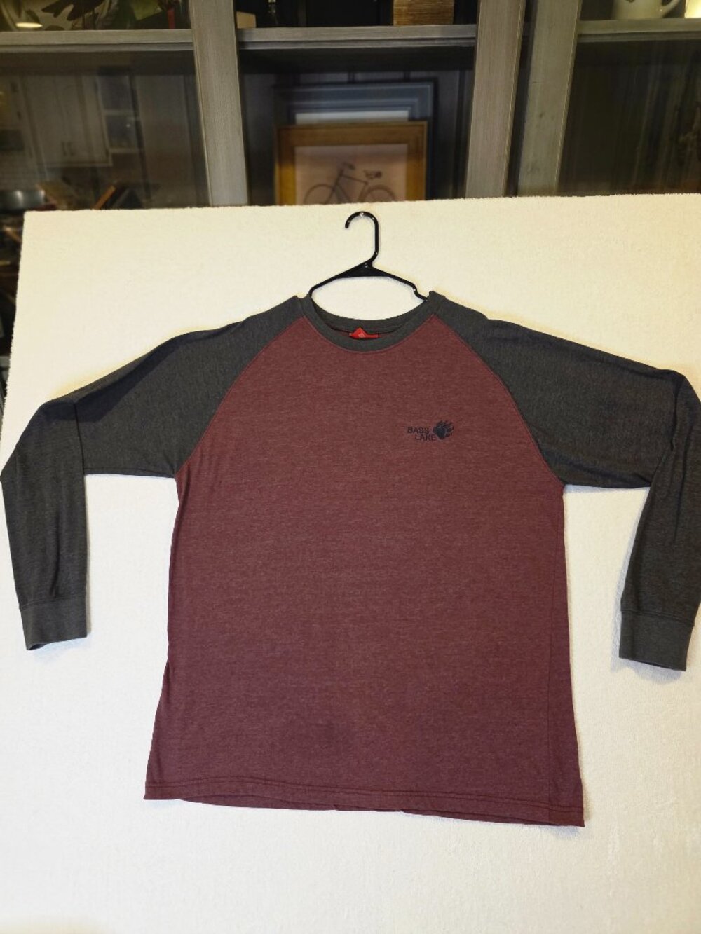 Souvenirs Northern Shirt Mens XXL / 2XL Long Sleeved Tee Burgandy & Gray